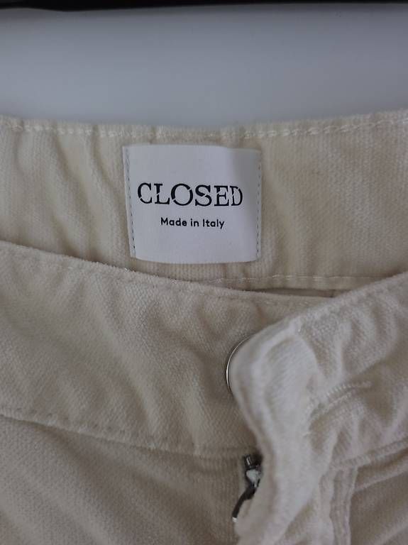 Closed Pantaloni: CLOSED Cordhose  Grösse 29  Creme – Usato da Frümsen venduto da mar_7jzg 1
