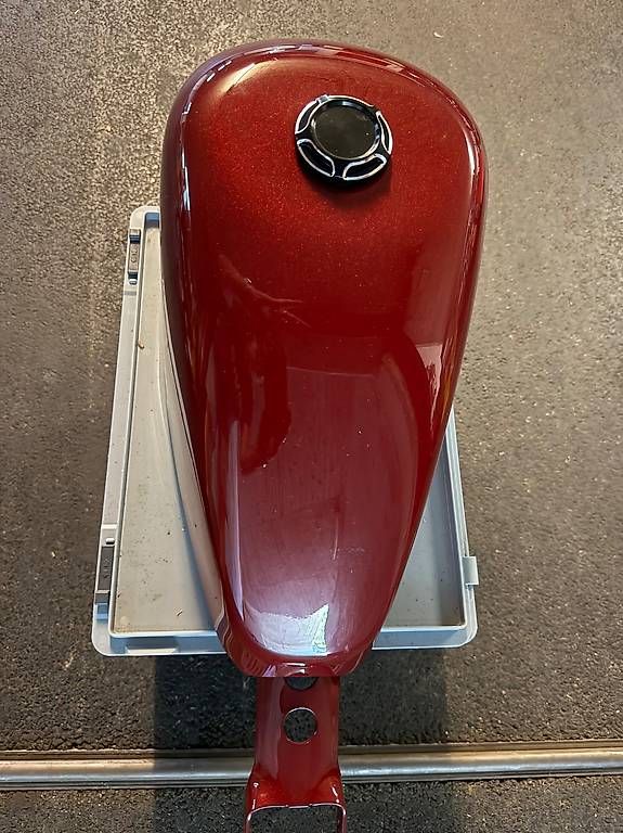 Harley-Davidson Tutti i ricambio per moto: Tank Harley Davidson Forty Eight – Usato da Münsingen venduto da Rop 2
