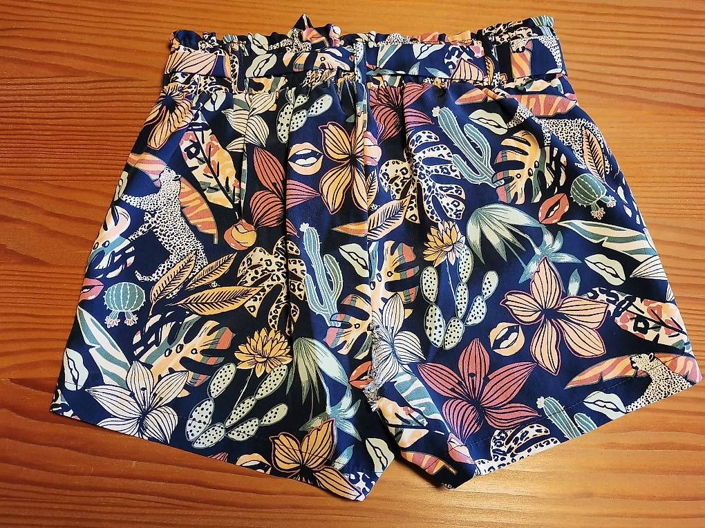 Pantalons: Kurze Hosen 128-140 – D'occasion à Grünenmatt par ras_7ksp 1