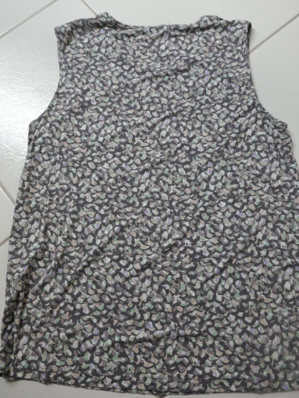 Bonita Tops: Neuwertig !  BONITA  Top - gemustert – Gebraucht aus Volketswil von Cobra22 2