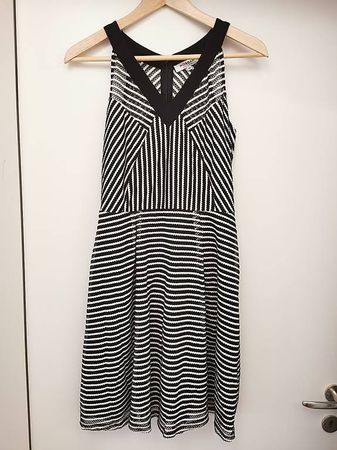 Gestreiftes Kleid schwarz weiß Morgan Gr. 38