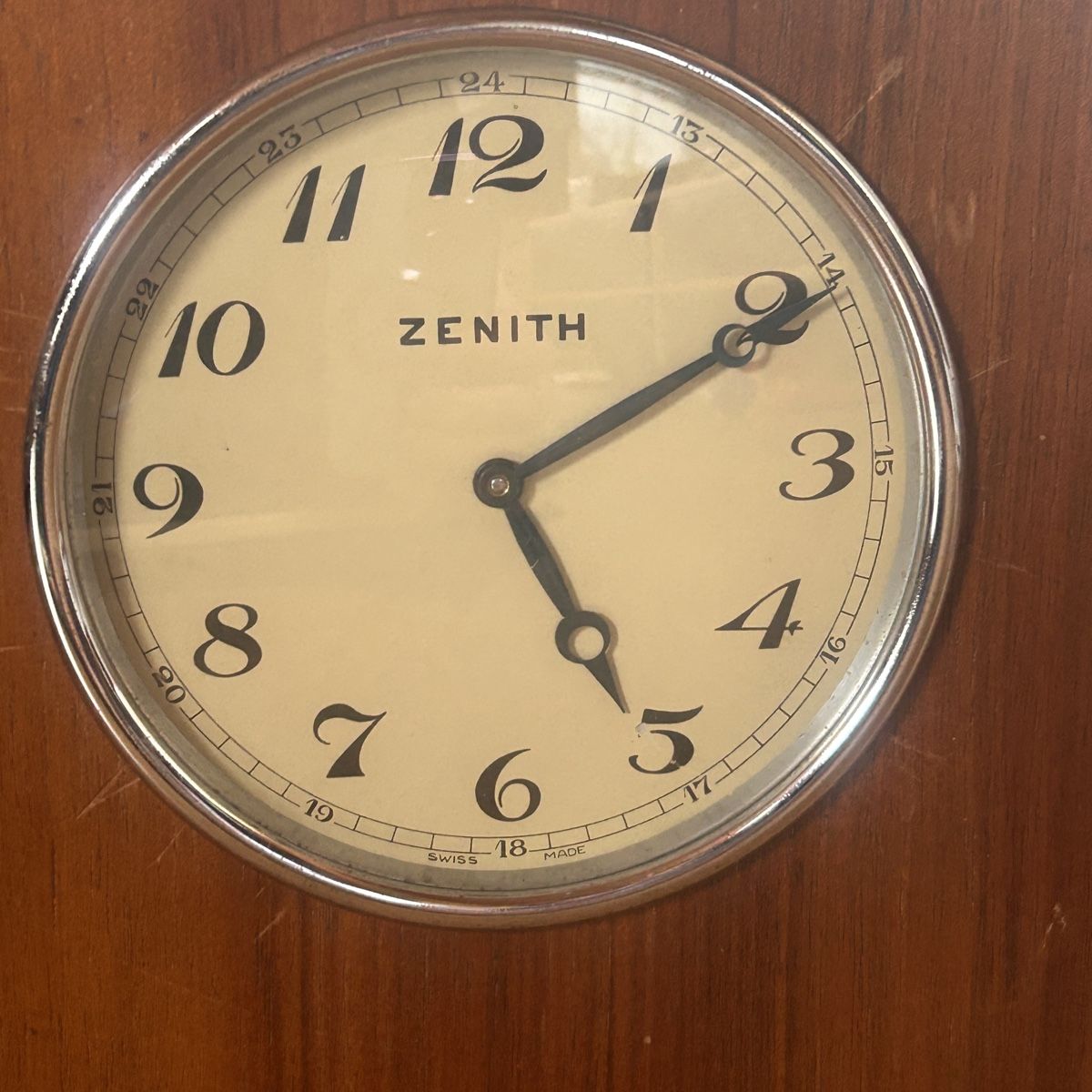 Zenith Sveglie: Antiker Zenith Wecker aus Holz! – Usato da Laufen venduto da belleskulptur 6