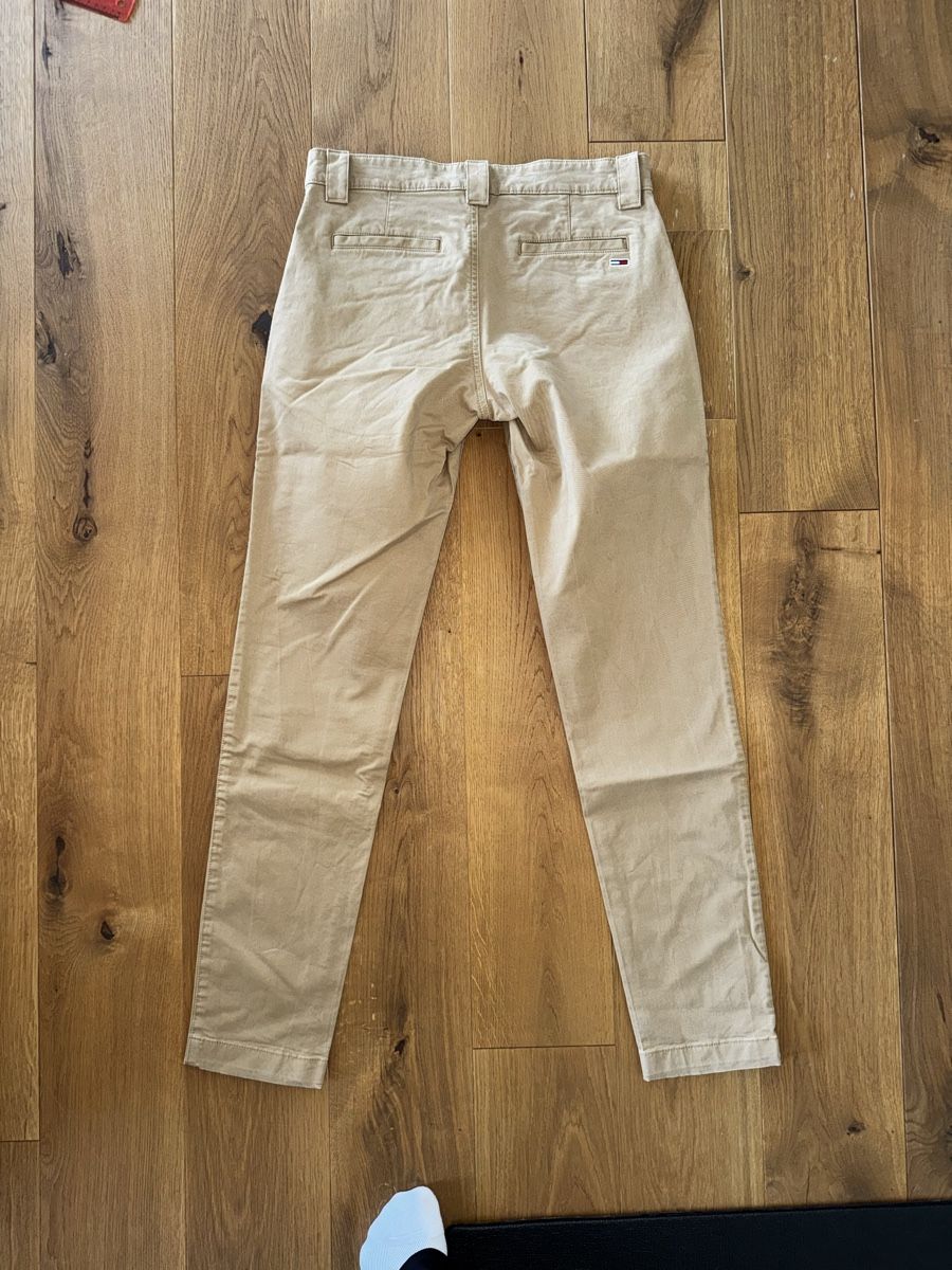 Tommy Hilfiger Hosen: Tommy Jeans Chino – Gebraucht aus Schaan von kri_tsw8 3