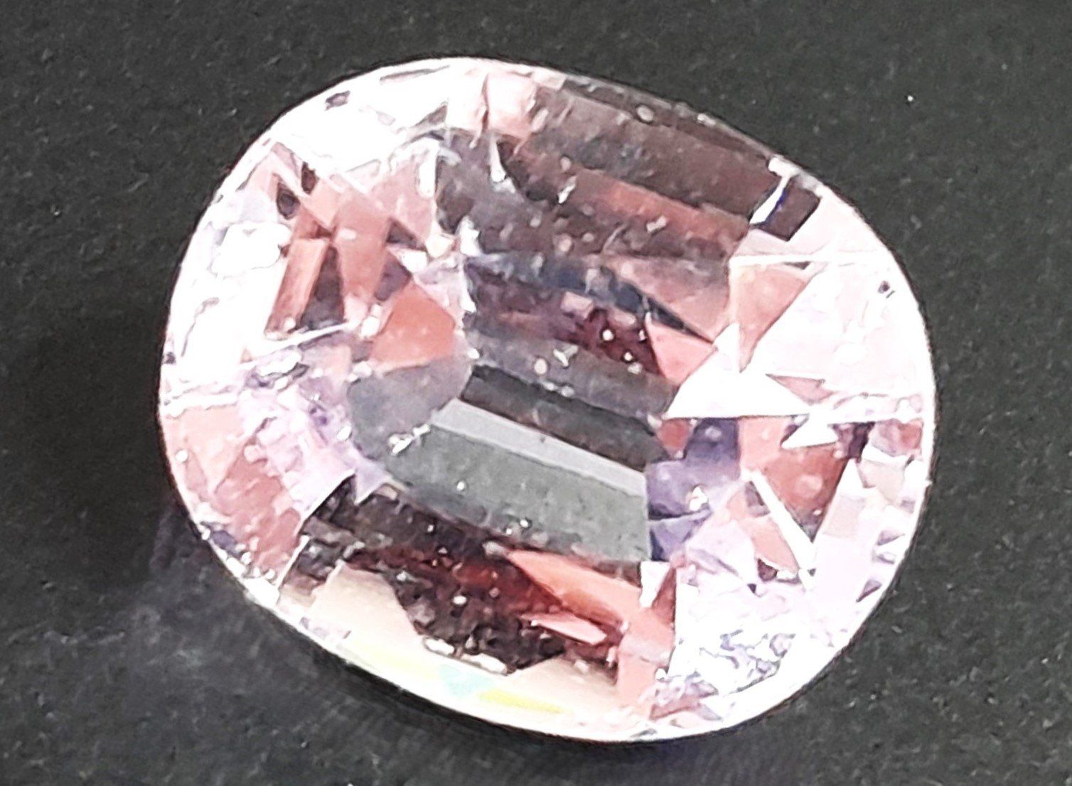 Pietre preziose: SPLENDIDE Kunzite coussin 6.44 ct - CERTIFICAT 644.- Fr – Nuovo (secondo la descrizione) da Grimisuat venduto da Valgem 3