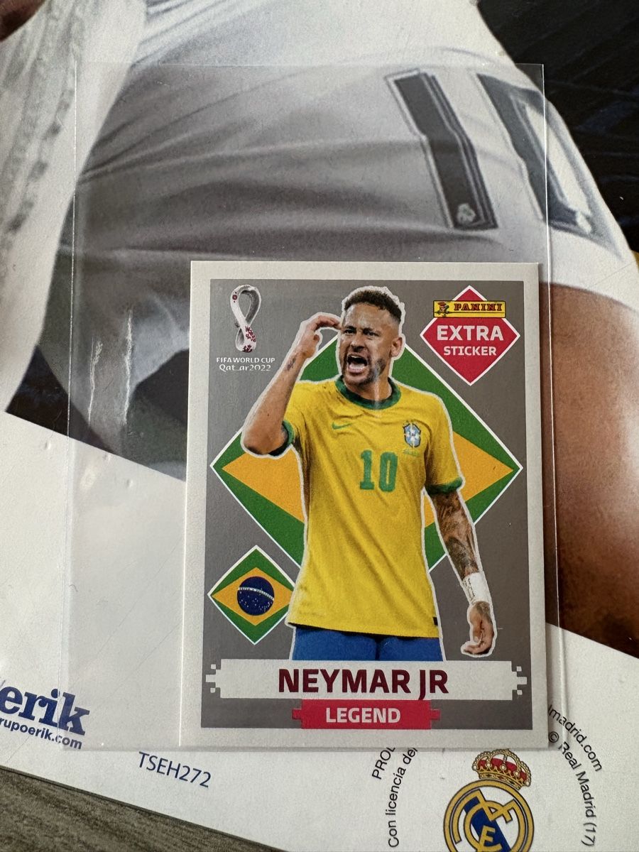 Panini Carte collezionabili: Panini Extra Sticker Neymar Silber 2022 – Nuovo e nell'imballaggio originale da Wünnewil venduto da VinRa