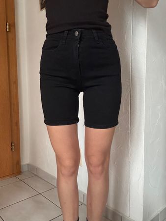 Schwarze Jeans Shorts, Grösse 34