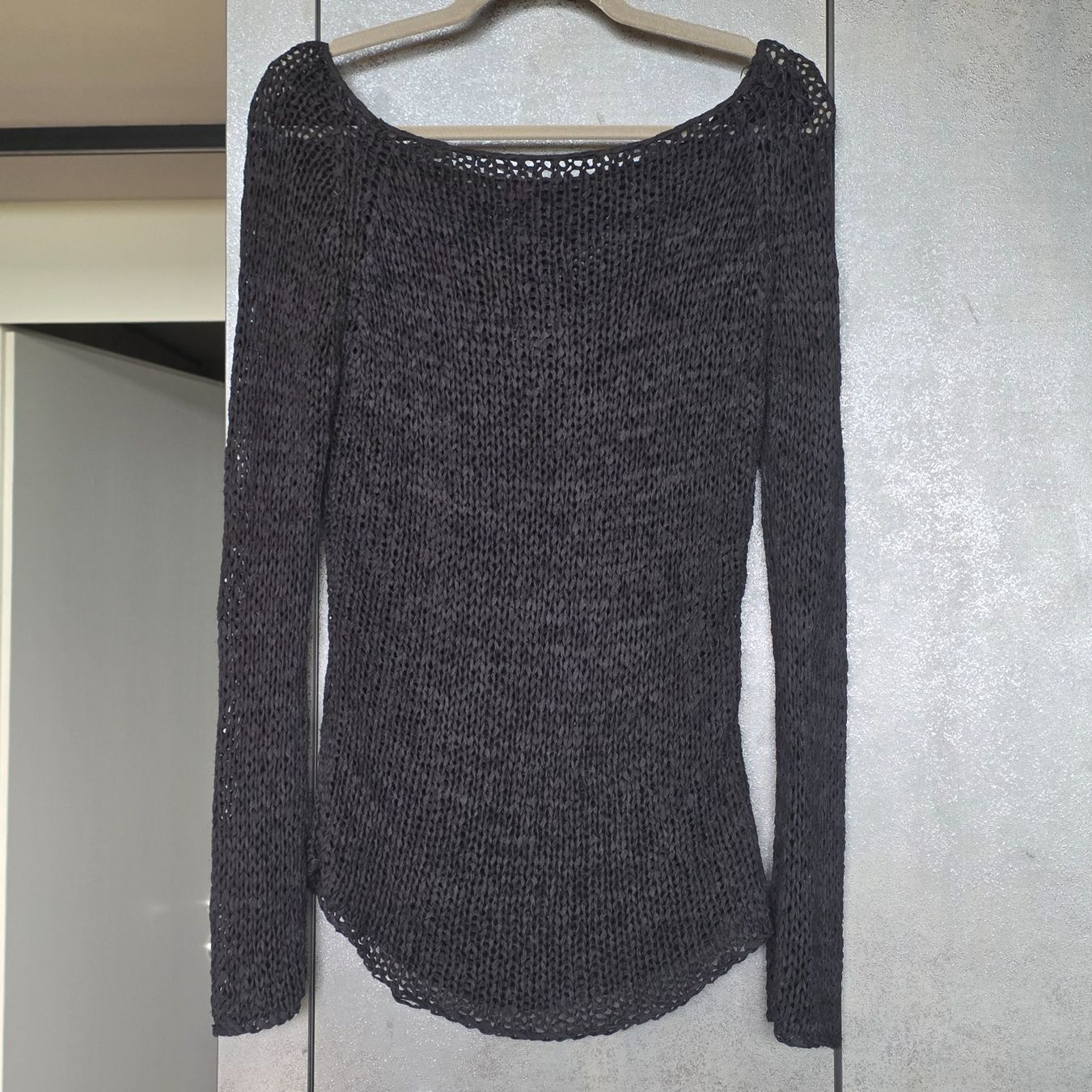 Pullover & Sweatshirts: 🐸 PULLOVER AUS BÄNDCHENGARN STRICKPULLOVER M - L SCHWARZ – Gebraucht aus Môtier (Vully) von Frogs