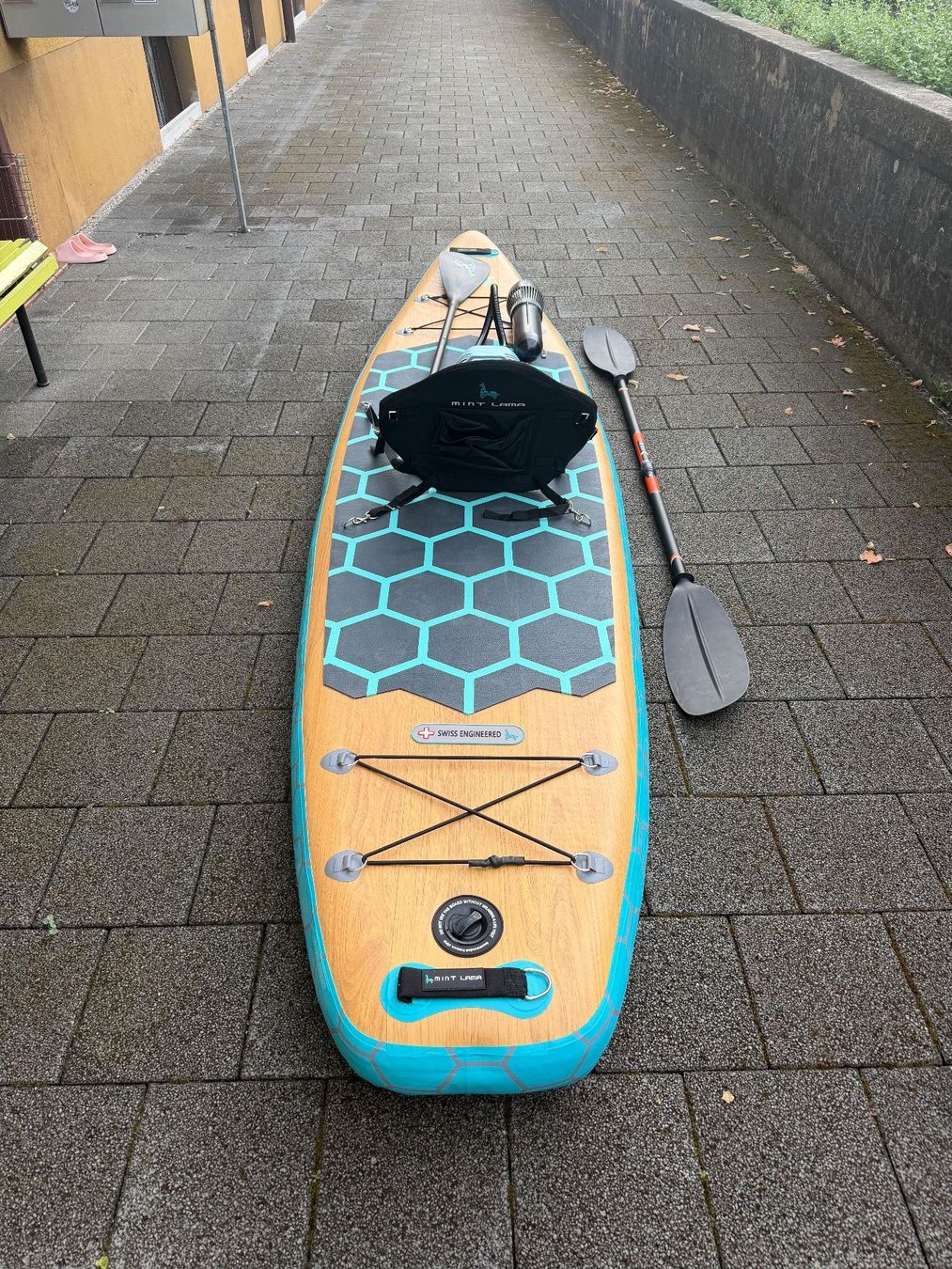 Mint Lama Tavole da surf e di nuoto: Mint Lama Adventourer mit E-Finne und kompl. Zubehör. – Usato da Biel/Bienne venduto da Swami2 1