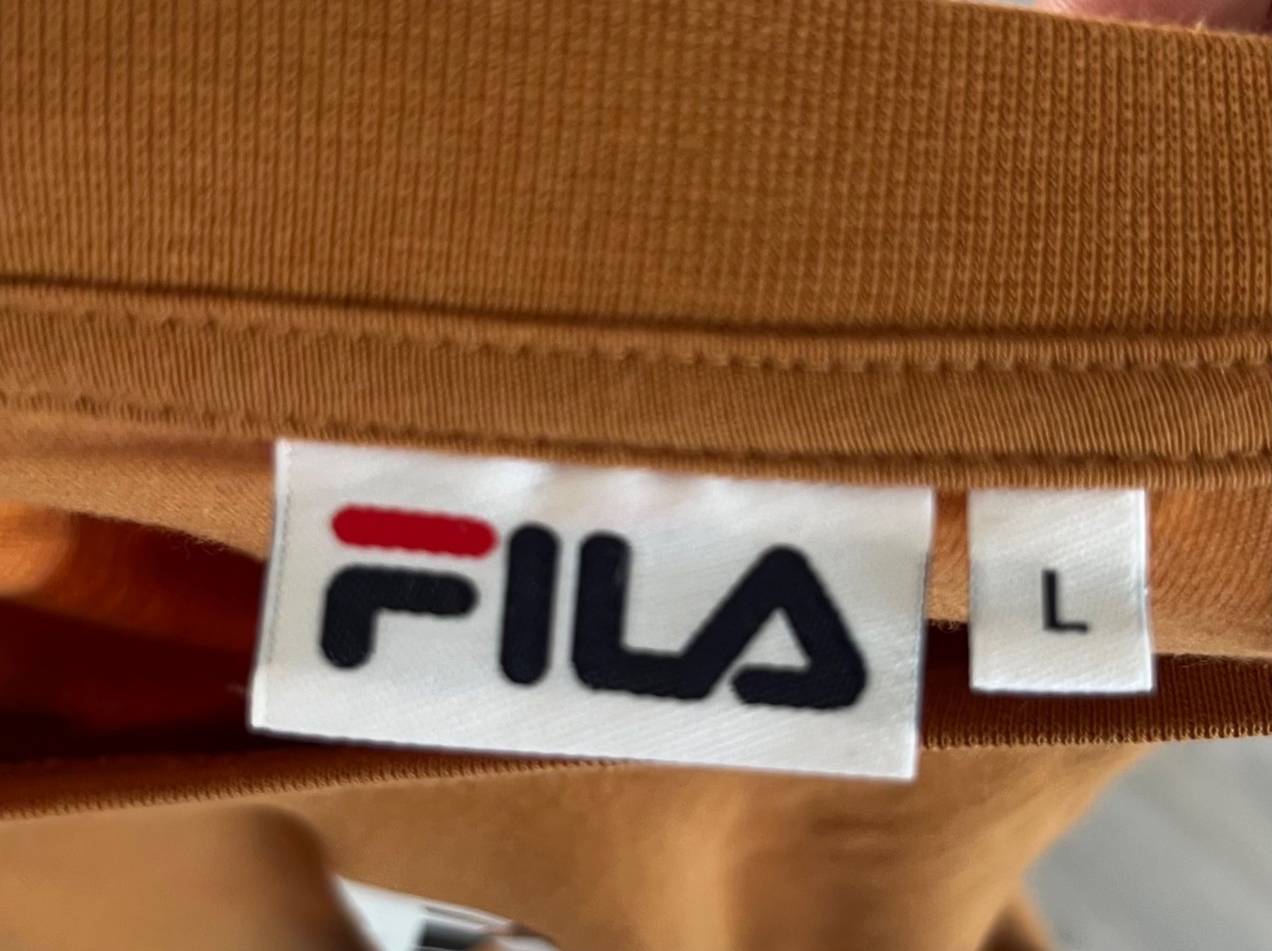 Fila Lotti di vestiti: Completo Fila – Usato da Morbio Inferiore venduto da mad_wh5n 4