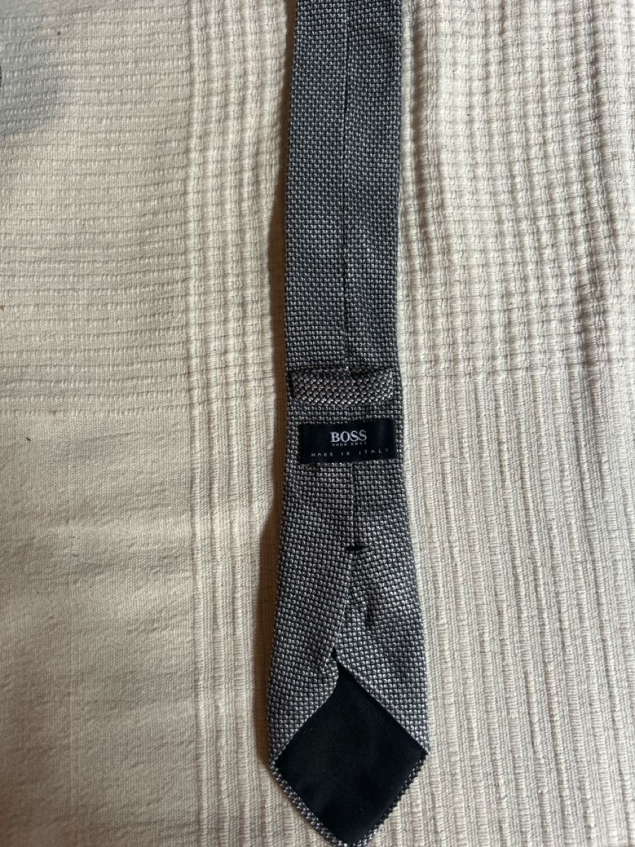 Cravatte: Hugo Boss Krawatte – Usato da Luzern venduto da Timobbdeep
