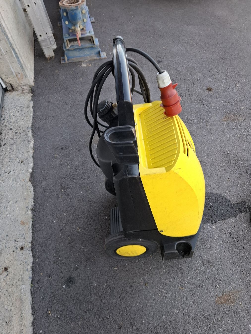 Kärcher Nettoyeurs à haute pression: KÄRCHER HD 1090 – D'occasion à Emmenbrücke par dsn15 4