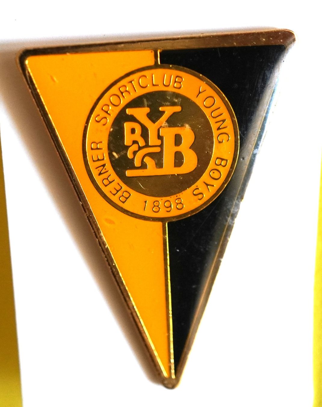 Placchette & Badge: Pin YB Bern Wimpel – Usato da Worb venduto da worb01