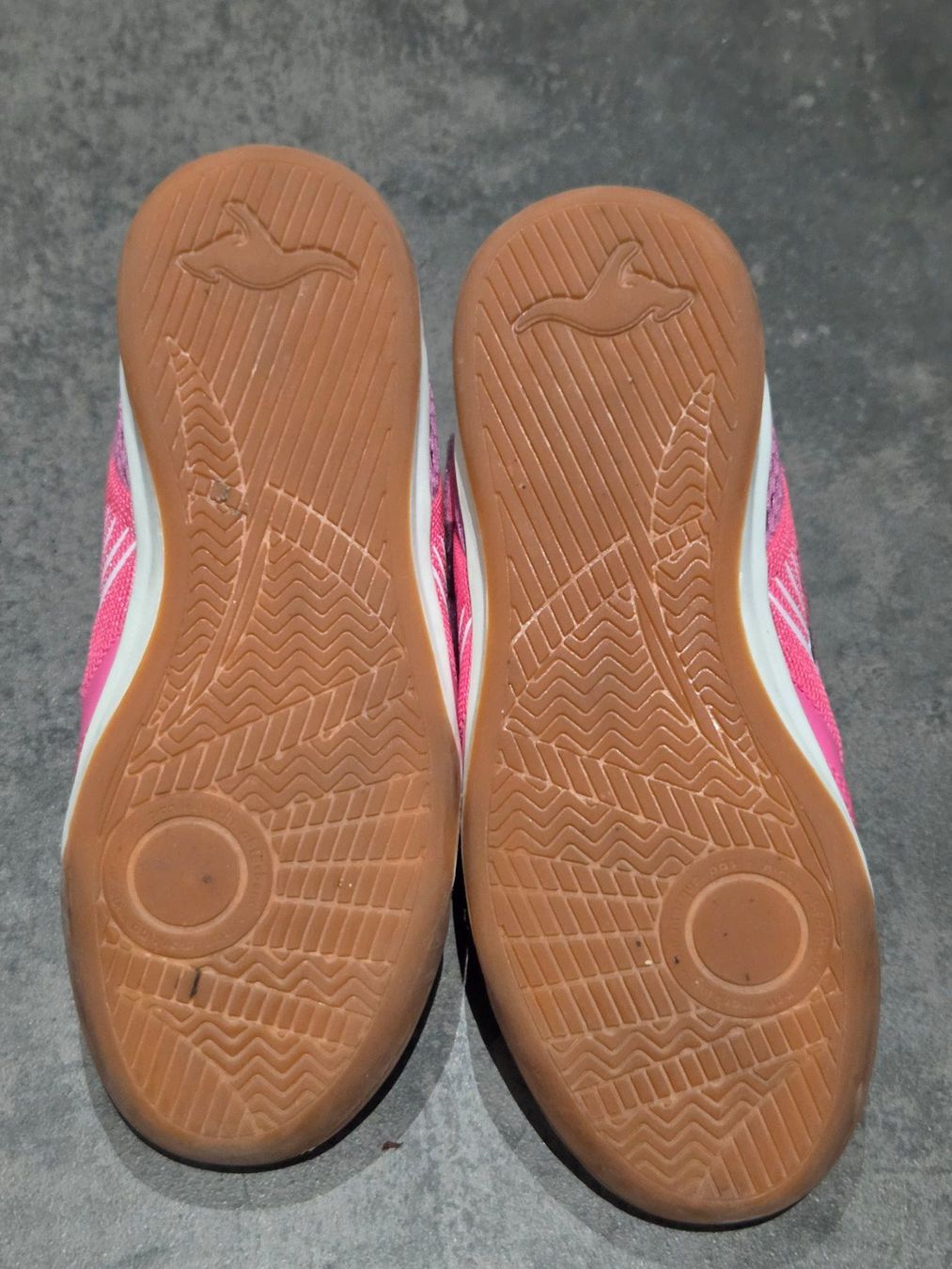 Schuhe für Mädchen: Hallenturnschuhe KangaROOS – Gebraucht aus Jaberg von rjdtwo 1