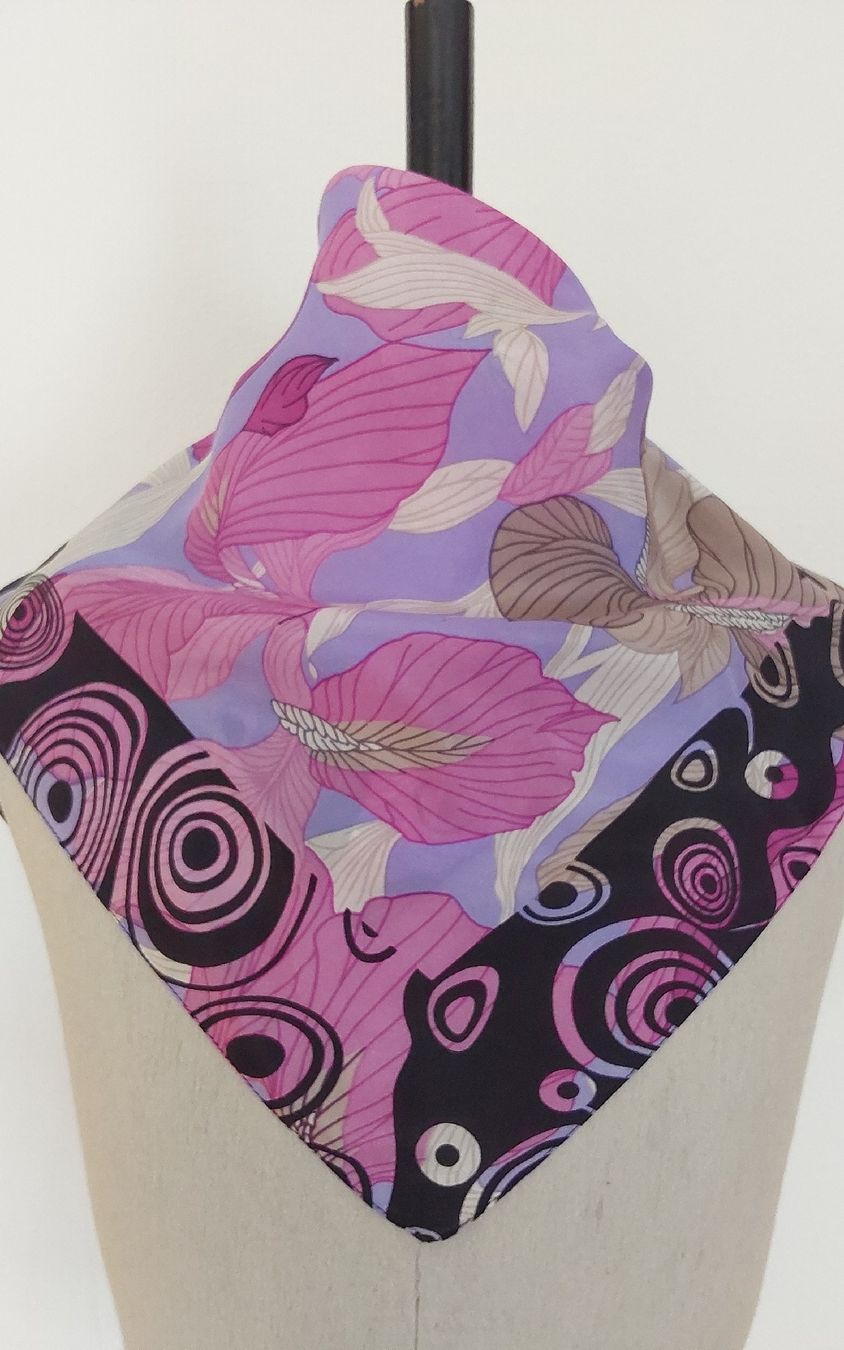 Foulard & Sciarpe: Seidenfoulard quadratisch – Nuovo (secondo la descrizione) da Köniz venduto da scopello12