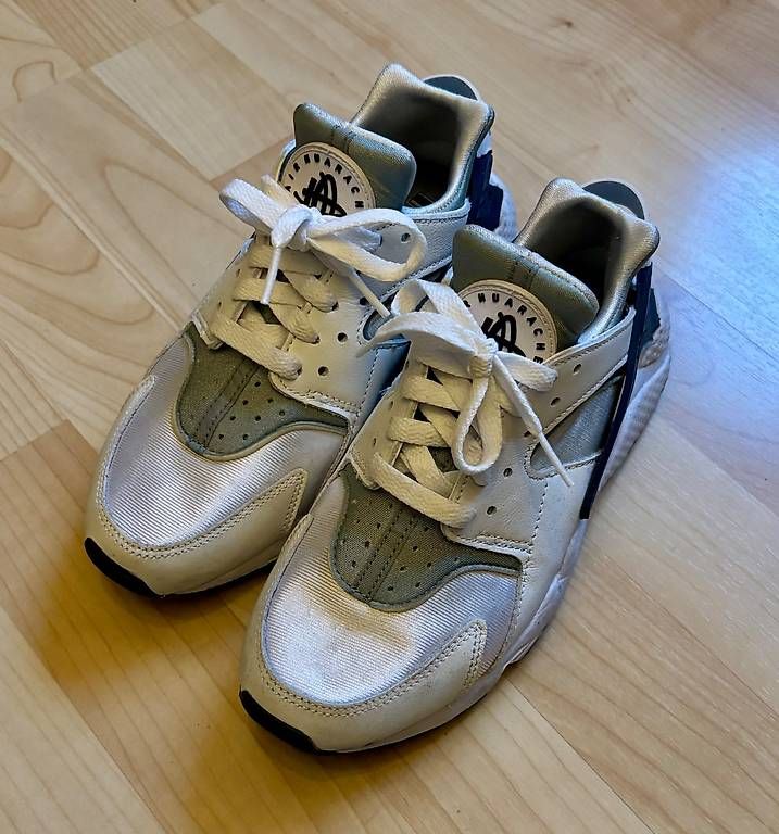 Nike Herrenschuhe: Nike Air Huarache – Gebraucht aus Bern von CH_13