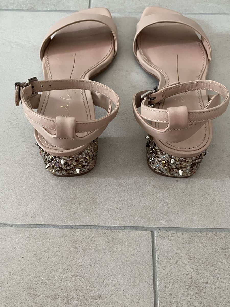 Scarpe da donna: Leder Sandalen – Usato da Nänikon venduto da aoe_22fy 1