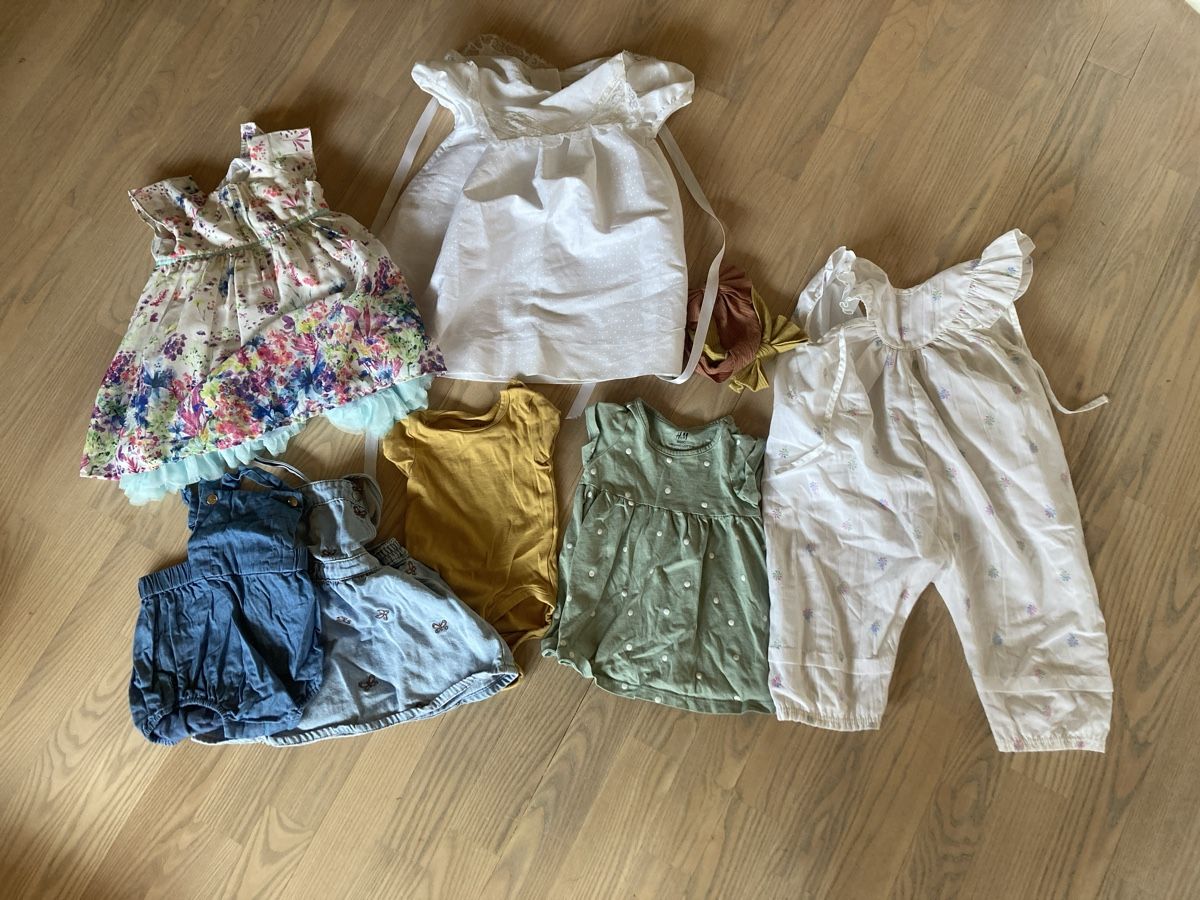 Lotti & Set di vestiti: Sommerkleider 68 inkl taufkleid – Usato da Herisau venduto da Sifgana