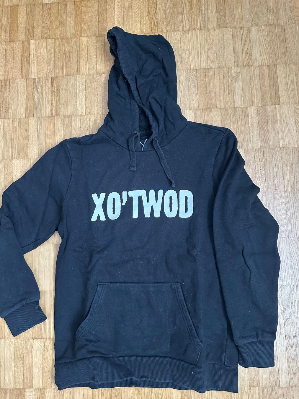 Maglioni & Felpe: XO The Weeknd Kaputzenpullover – Usato da Niedergösgen venduto da Abrek9