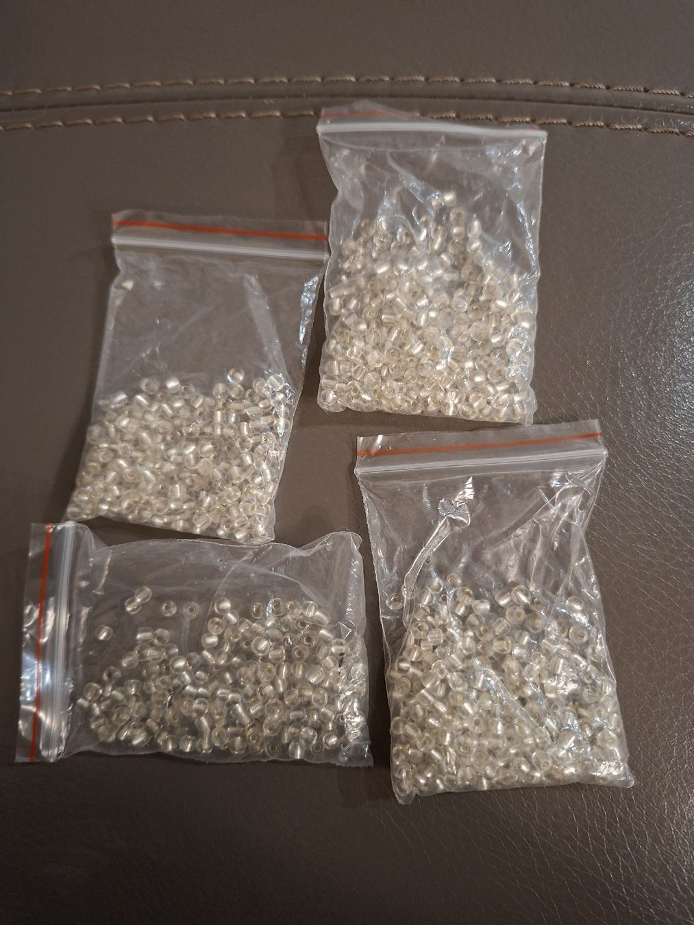 Perle (finte): Lot de perles neuves  – Nuovo e nell'imballaggio originale da Vevey venduto da Manatee29