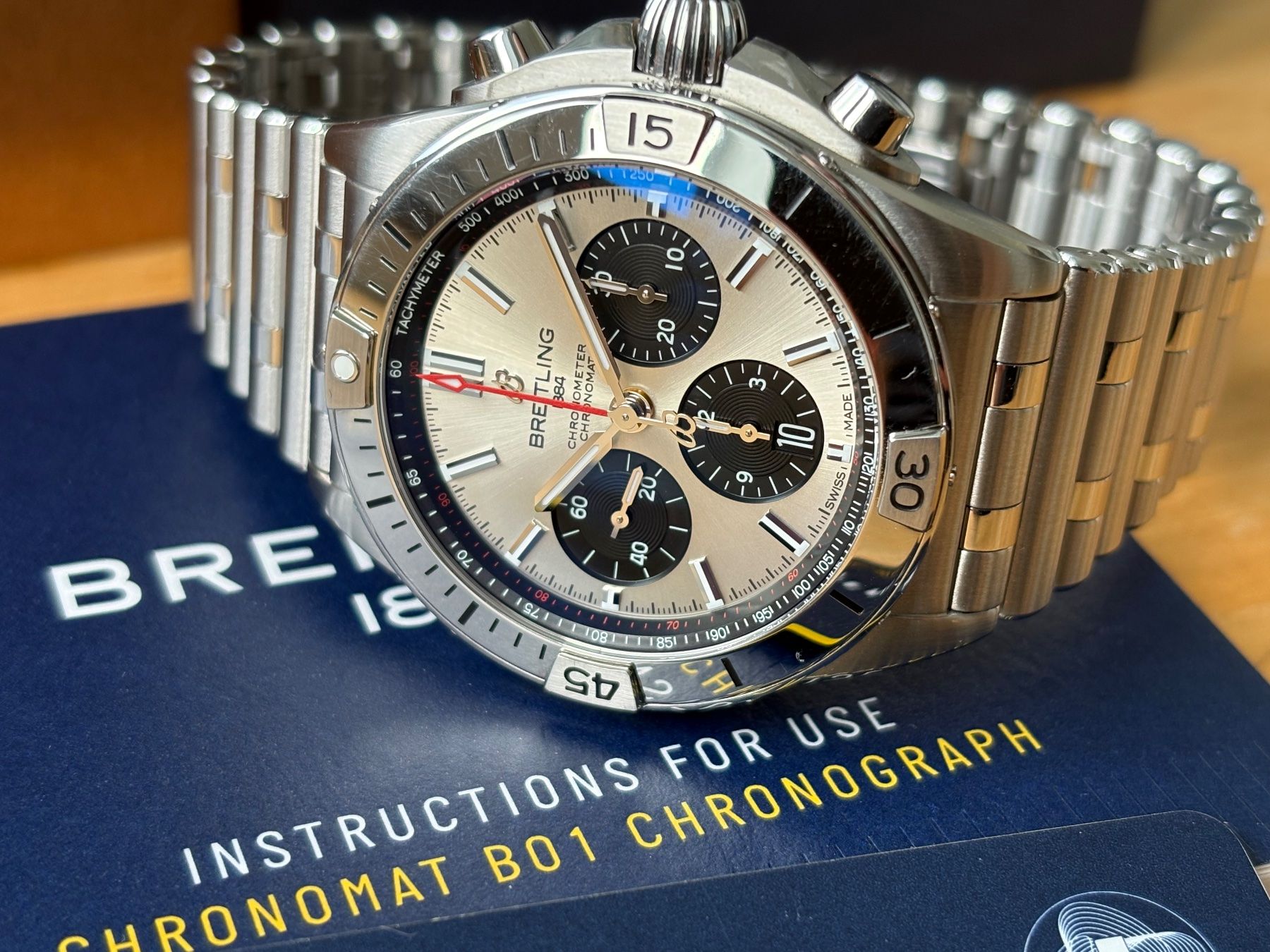 Breitling Orologi: BREITLING Chronomat B01 42 Panda Dial Fullset – Usato da Birsfelden venduto da Mynos 3