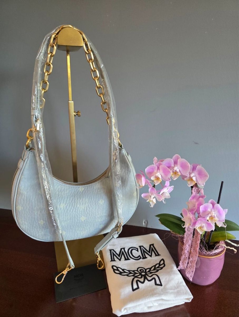 Mcm Borse da donna: MCM Handtasche hellgrau neu mit Staubbeutel und Karte – Nuovo (secondo la descrizione) da Aarburg venduto da SA.TheTimelessLuxury