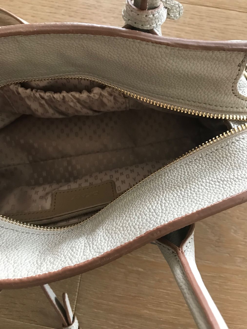 DKNY Borse da donna: DKNY Leder Tasche – Usato da Affoltern am Albis venduto da variablend 3