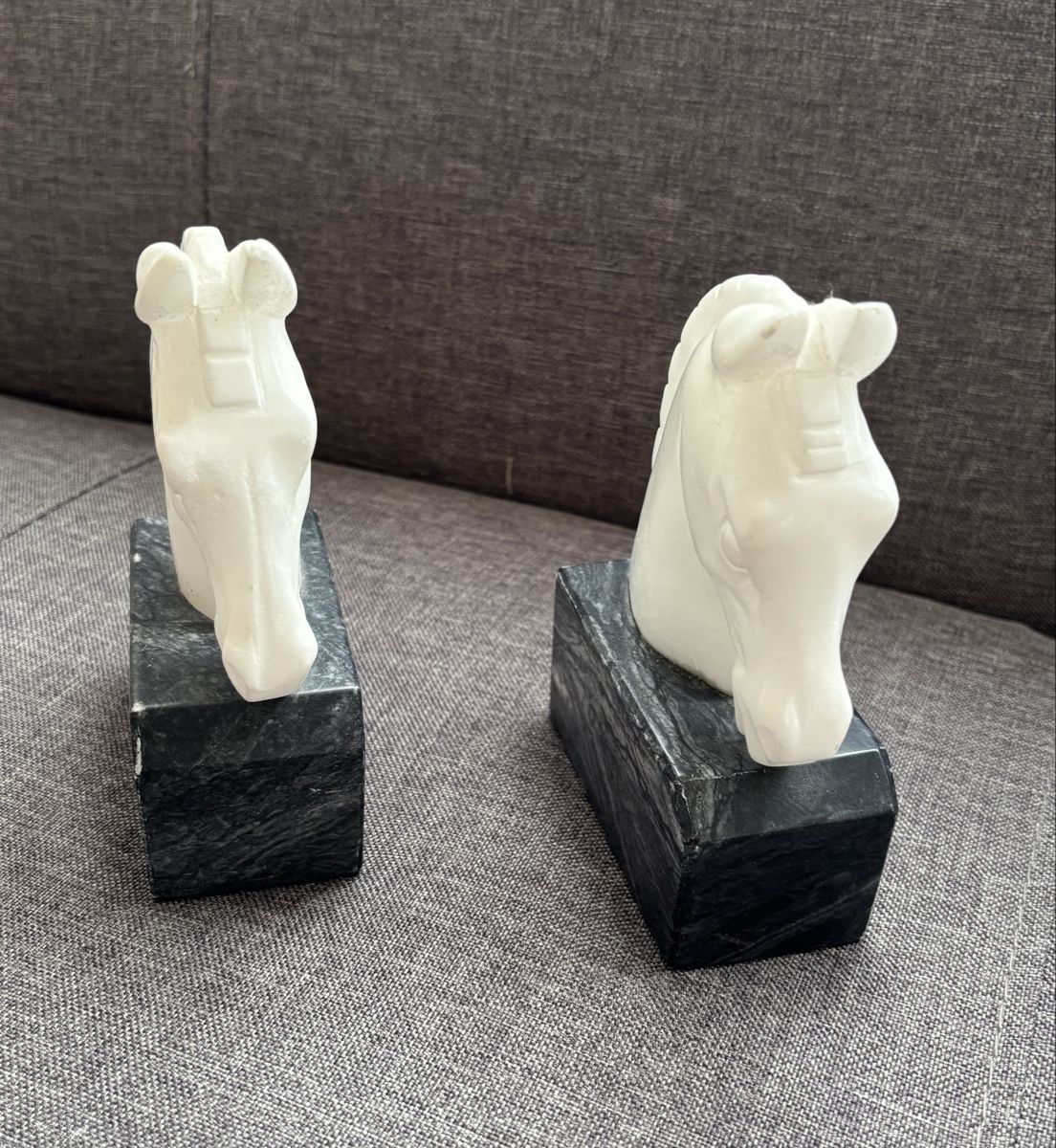 Altro in Decorazioni & Accessori: Bücherstützen Pferdeköpfe – Usato da Binningen venduto da Alpakat 2