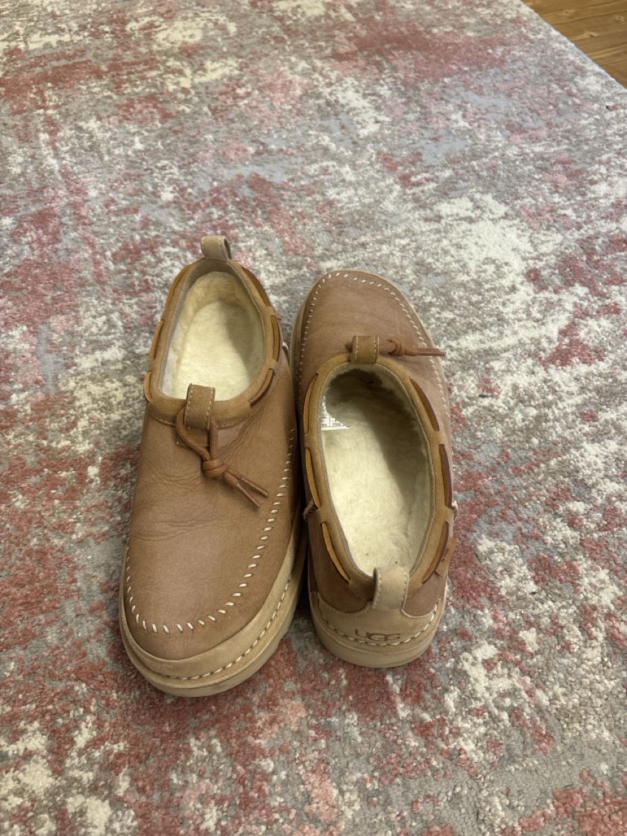 Ugg Scarpe da uomo: Ugg Hausschuhe , Grösse 43, Top Zustand! – Nuovo (secondo la descrizione) da Teufen AR venduto da yan_b7nm