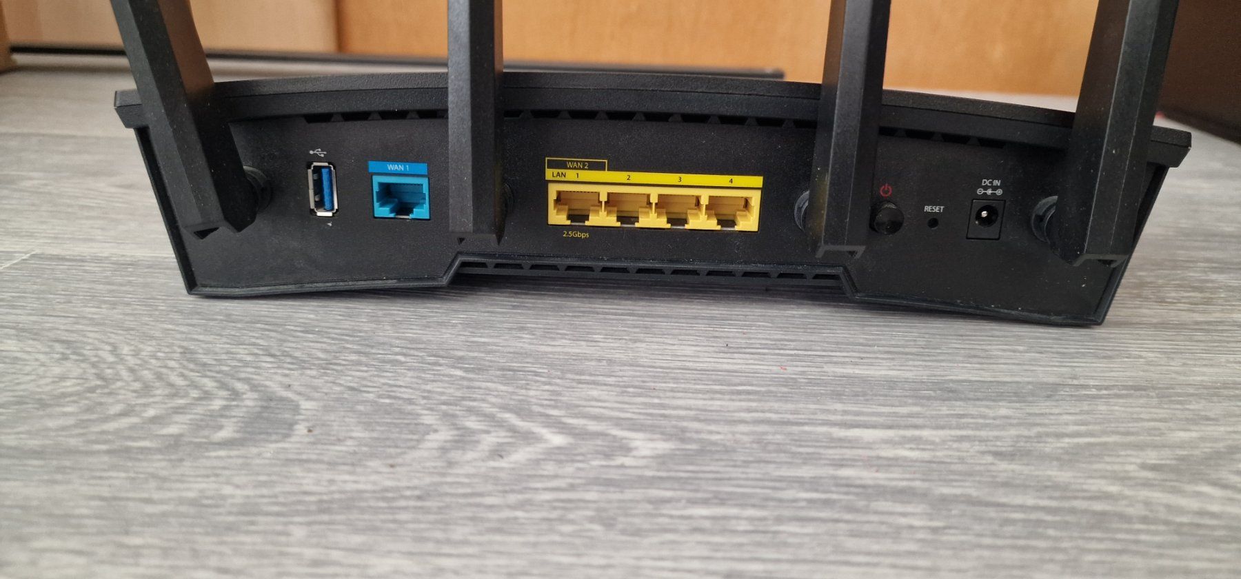 Synology Modem & Router: Synology RT6600ax Router + 6x MR2200ac Mesh Acces – Usato da Wetzikon ZH venduto da xellent79 2