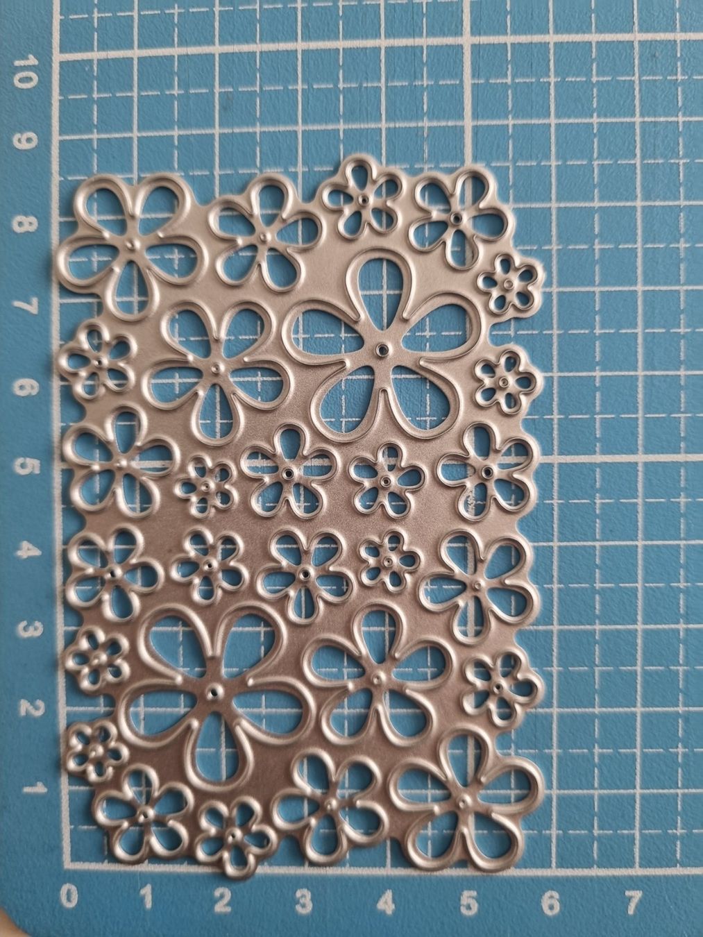 Schablonen: Stanzschablone Nr. 298, Blumen (Sizzix geeignet) – Neu und originalverpackt aus Gretzenbach von Fliegepilz56 1