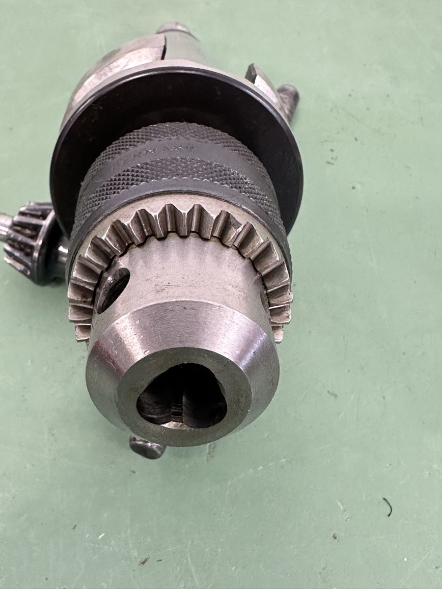 Tutti gli attrezzi: Bohrfutter, Drill chuck, BT30, Röhm 0.5-8 mm. – Usato da Aarberg venduto da SNMachines 4
