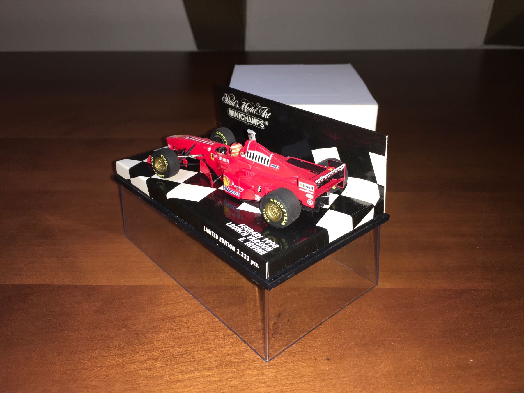Ferrari Modellini d'auto: F1 Ferrari 1998 Launch Version - E. Irvine 1/43 – Nuovo (secondo la descrizione) da Wohlen AG venduto da PrivatSammlung 1