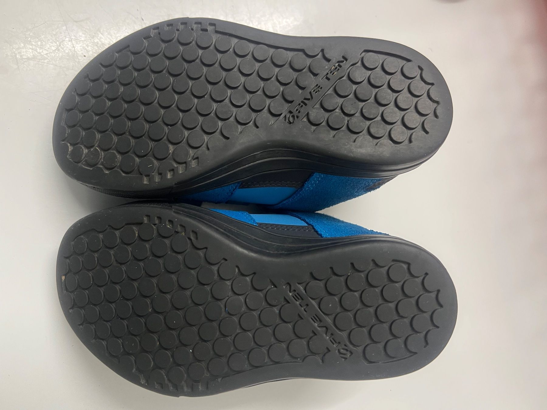 Adidas Scarpe per ragazzi: Basket 5/10 enfants – Usato da Mézières VD venduto da pourkwapa7 3