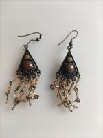Paire de boucles d'oreilles bronze et perles vintage