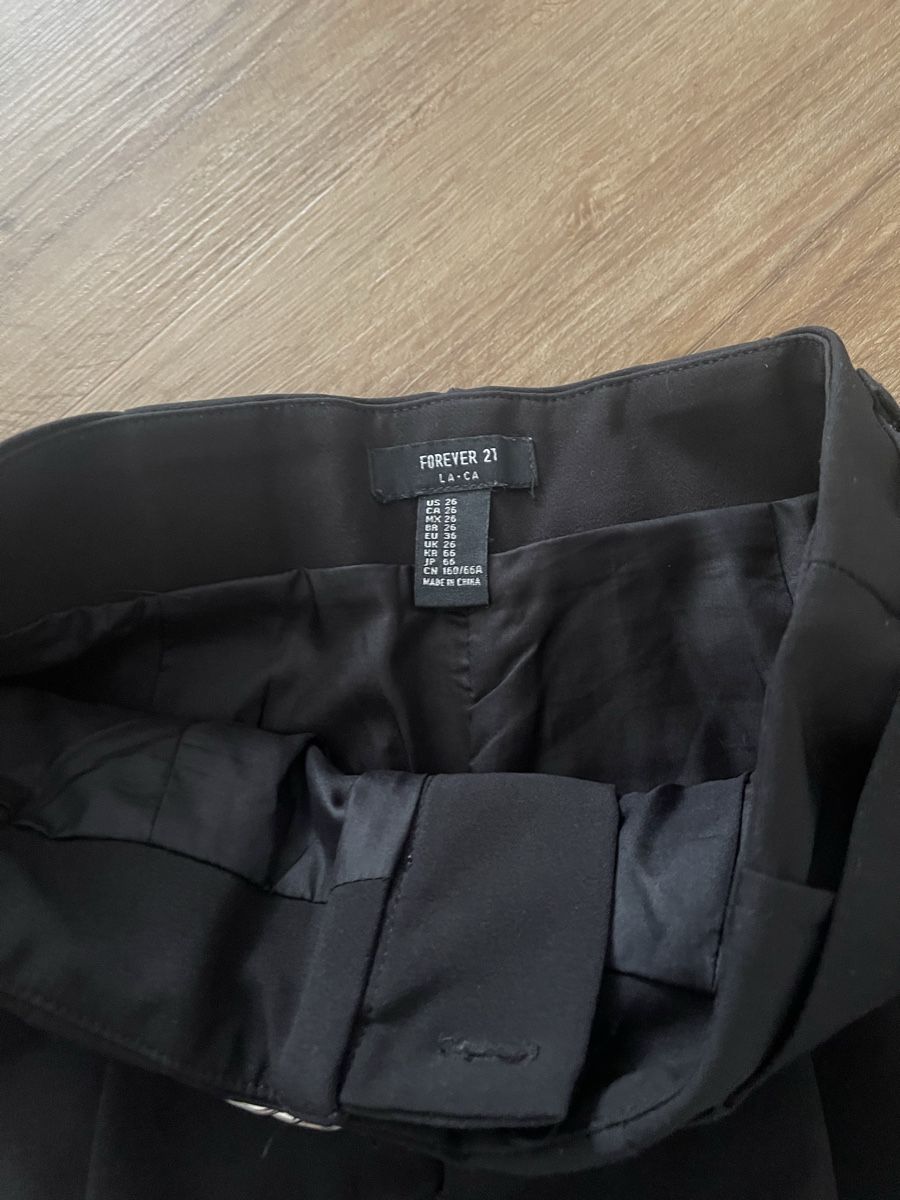 Hosen: Shorts inkl. Gürtel Gr S Forever 21 – Gebraucht aus Bassersdorf von Sandy456 3
