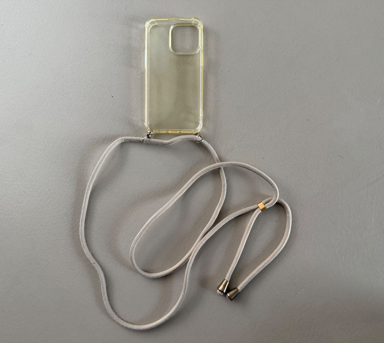 Cover & Protezioni schermo: Handyhülle mit Bändel für iPhone 13 Pro – Usato da zürich venduto da vintage12