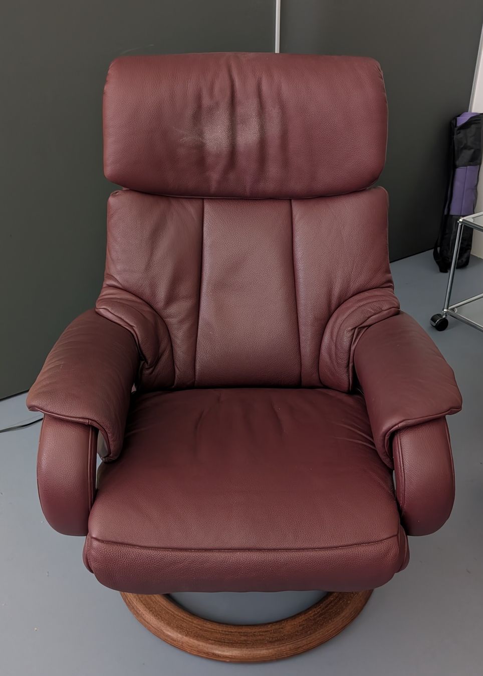 Sessel: Relax-Sessel, Leder Bordeaux, Rundfuss – Gebraucht aus Münsingen von Rehtre
