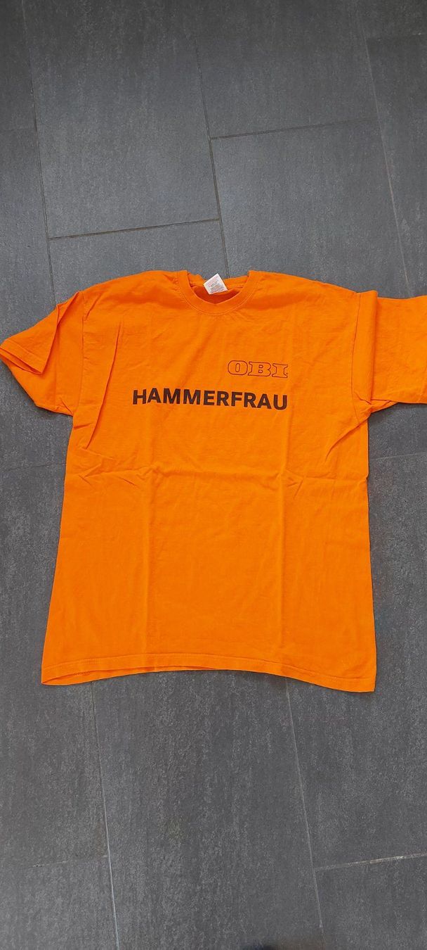 T-Shirts: Hammerfrau OBI T-Shirt, Grösse M – Gebraucht aus Wattwil von Parase