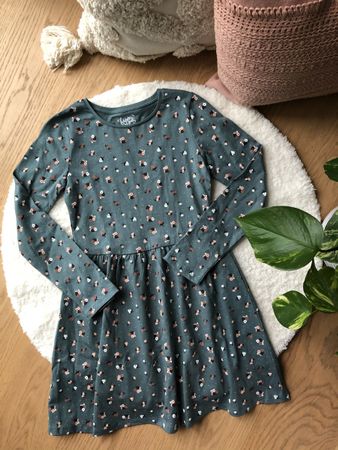 Süsses Mädchen Kleid Langarm Blumenmuster Gr. 140 *NEU