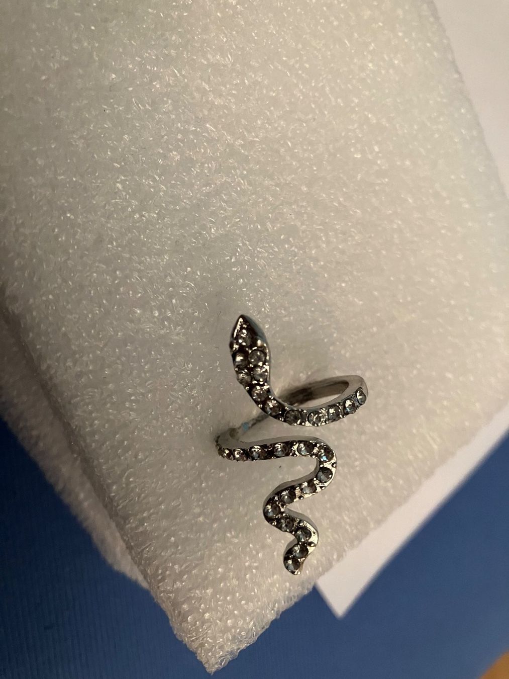 Anelli: Schöner Modeschmuck,Schlangenförmiger Ring mit Strasssteinen – Nuovo (secondo la descrizione) da Affoltern am Albis venduto da Dlotti 2