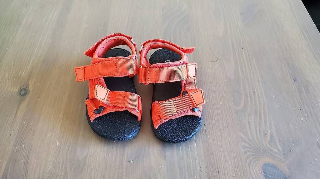 Scarpe per ragazzi: Sandalen Gr. 21 – Usato da Pfäffikon ZH venduto da banhkhe