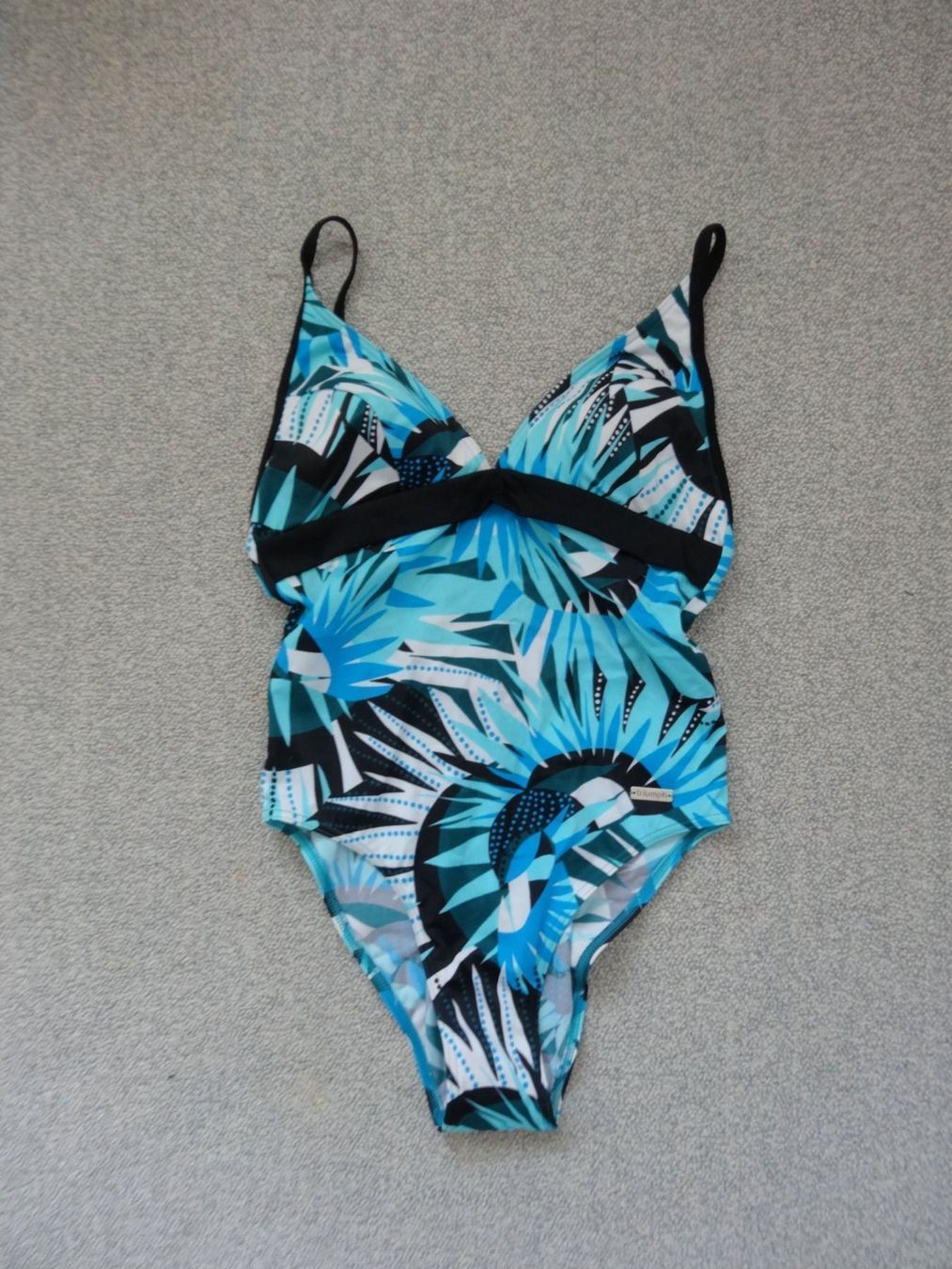 Triumph Costumi da bagno & Bikini: TRIUMPH Bikinianzug Gr 38 B. Fabrikneu – Nuovo e nell'imballaggio originale da Kleindöttingen venduto da nev_tn7c