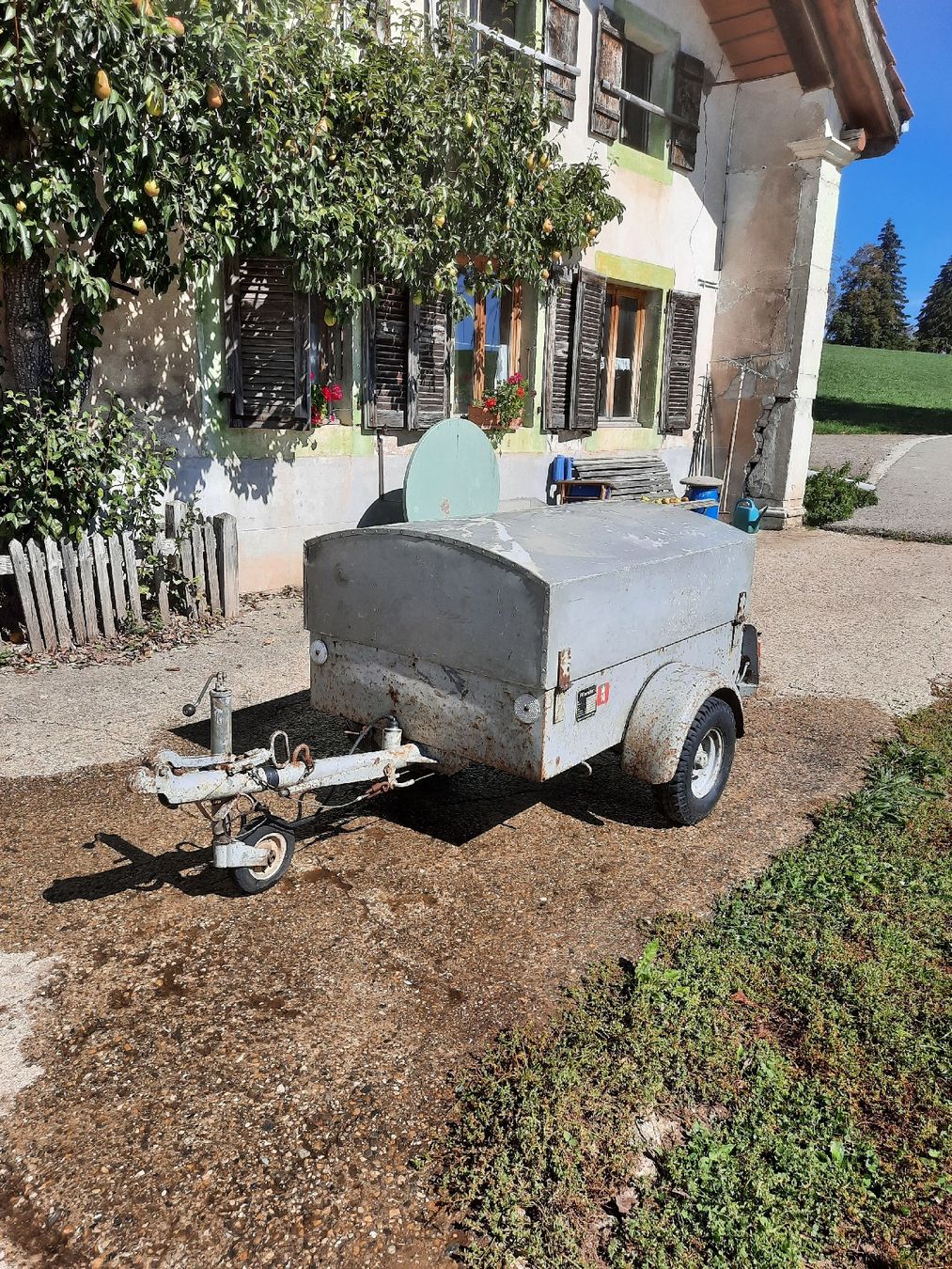 Pfander Rimorchi: Kleiner Anhänger mit deckel – Usato da La Ferrière venduto da sim_q8gs 2