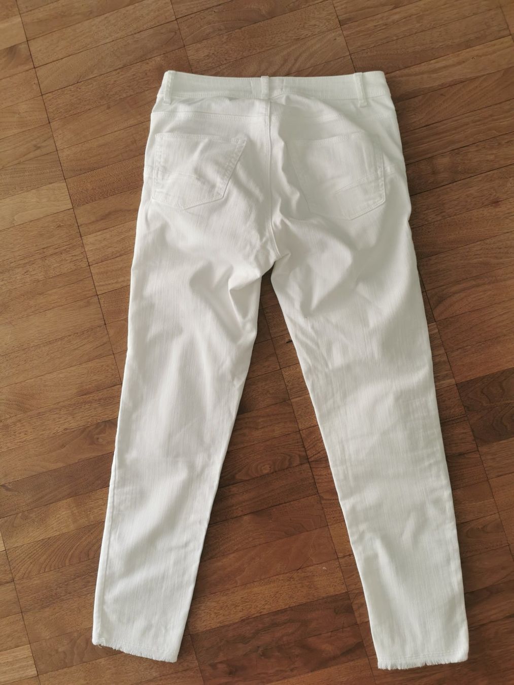 Jeans: Weisse  Sommer Jeans  wie neu – D'occasion à Steinhausen par BertiMar 2