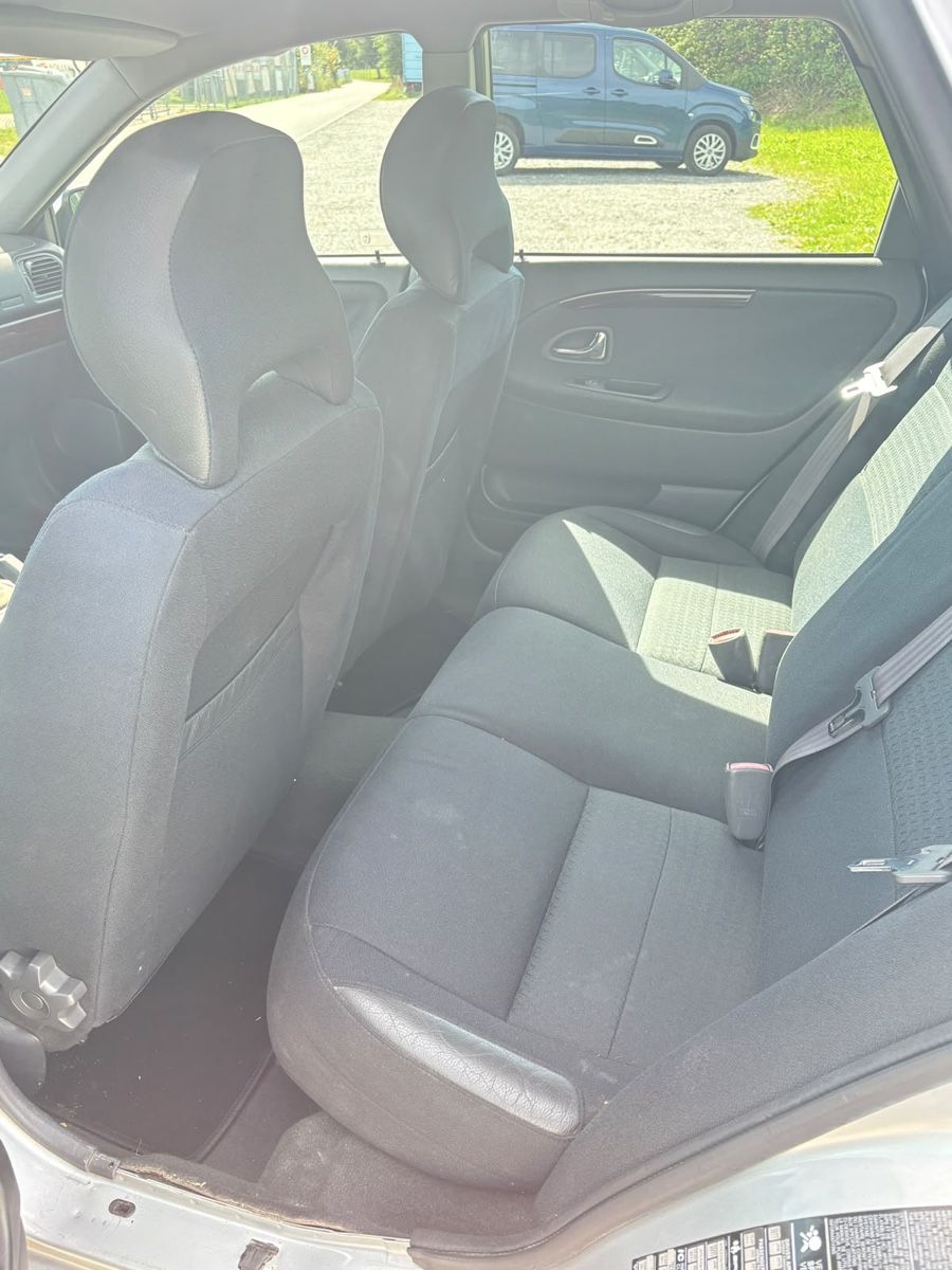 Volvo Automobili: Volvo V40 2.0 T – Usato da Einsiedeln venduto da Febe05 7