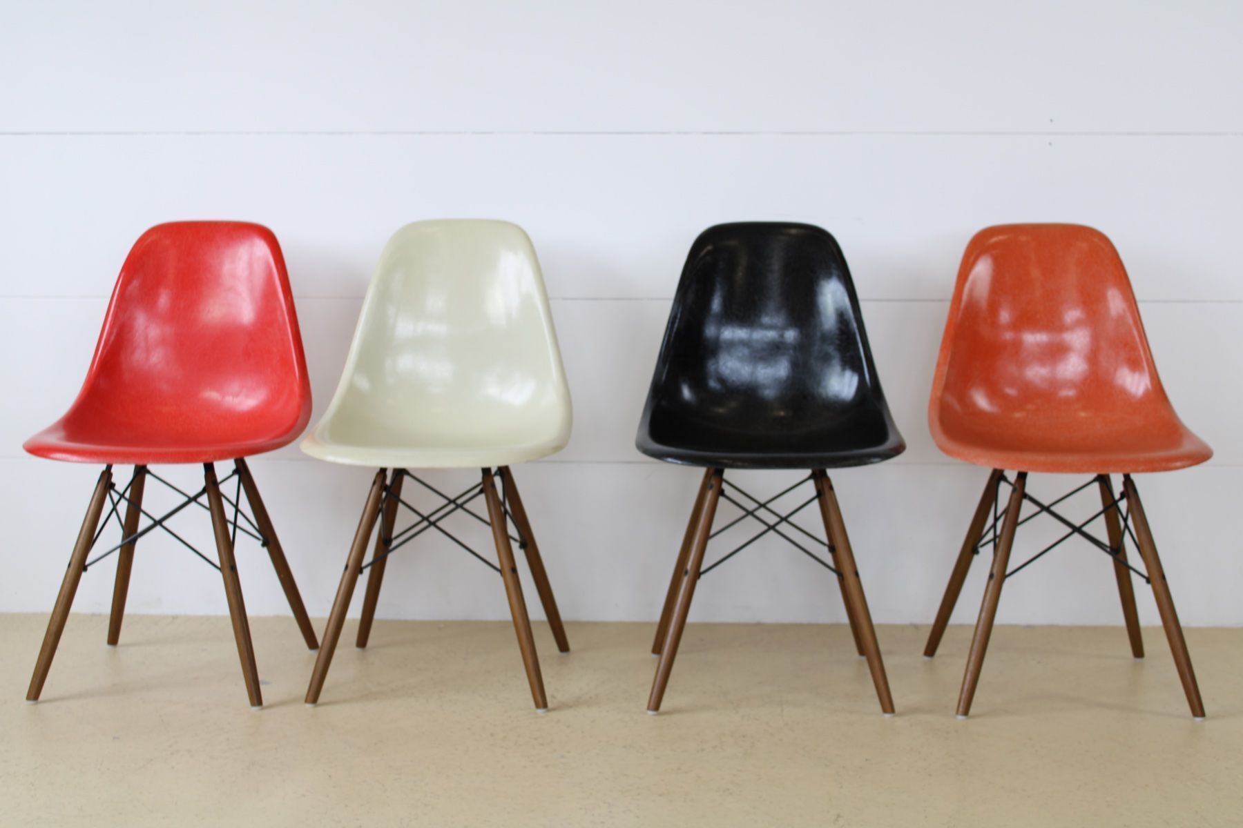 Stühle: Eames Fiberglas Stühle Hermann Miller – Gebraucht aus Meinisberg von atelier_TILIJA 7