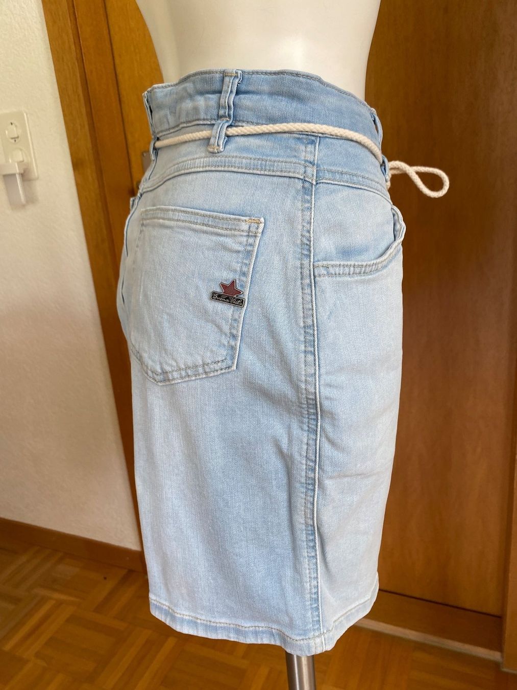 Jeans: short Gr. XXS – Nuovo (secondo la descrizione) da Elfingen venduto da yaris100 3