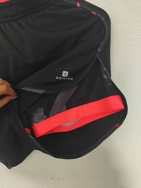 Pantaloni: Short sport Domyos – Usato da Bercher venduto da TBarra 1