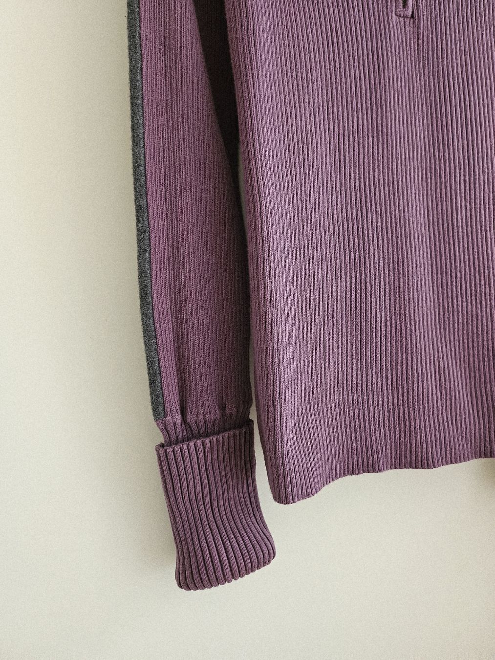 Calvin Klein Maglioni & Felpe: Calvin Klein Lilac Pullover in Large L/XL – Usato da Kilchberg ZH venduto da Thrift_Shop 4