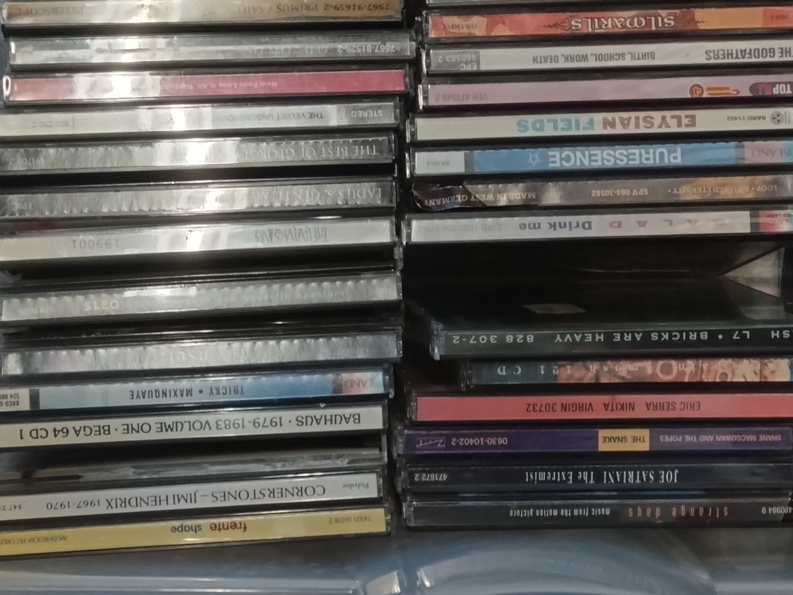CD: Lot de CD divers+ cases – Usato da Farvagny-le-Grand venduto da LaCaverne 3